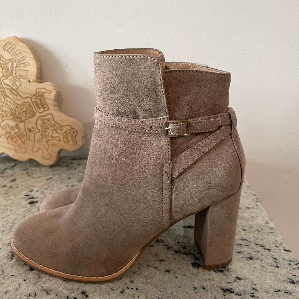 Banana Republic Grey Bootie - NEW
